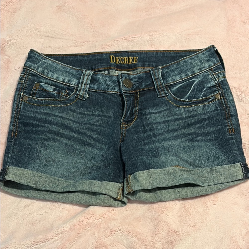 2000’s Decree Women's Blue Low Rise Denim Shorts